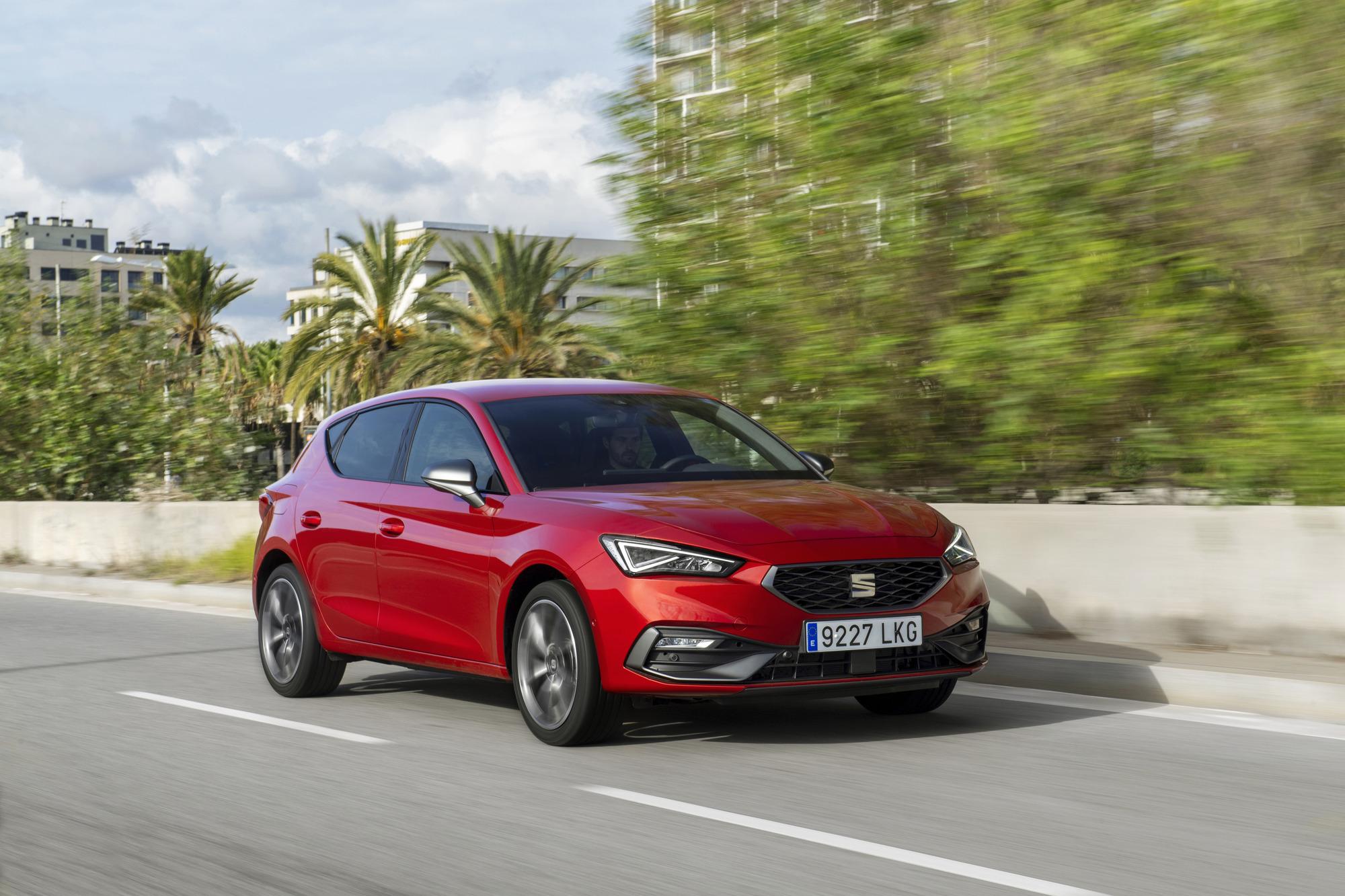 Φουλ υβριδικό το Seat Leon από το 2028